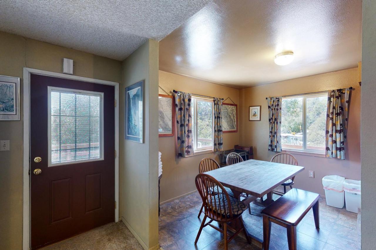 Hodges Hill Yosemite House Βίλα Oakhurst Εξωτερικό φωτογραφία