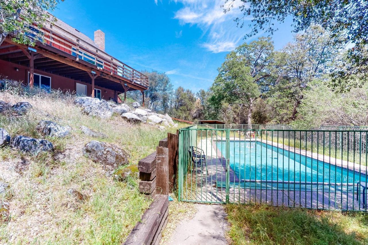 Hodges Hill Yosemite House Βίλα Oakhurst Εξωτερικό φωτογραφία